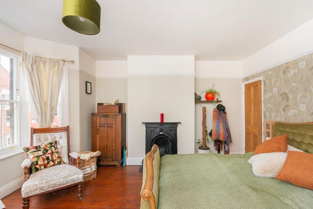 0A2Ths - Bedroom H.Jpg