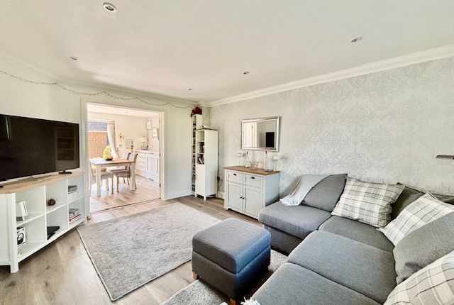 29 Hunnisett Close, Selsey photo 2