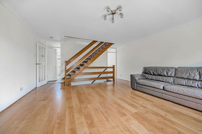 Terraced house to rent in Franklin Close, London