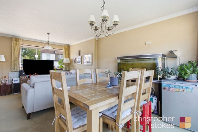 24 Longfield Lane, Cheshunt, Hertfordshire photo 4