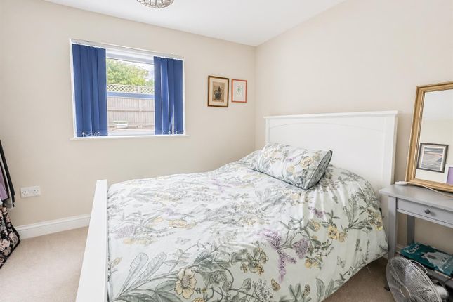 Flat 2, Lawn Court 26-27, Park Road, Bexhill-On-Sea photo 4