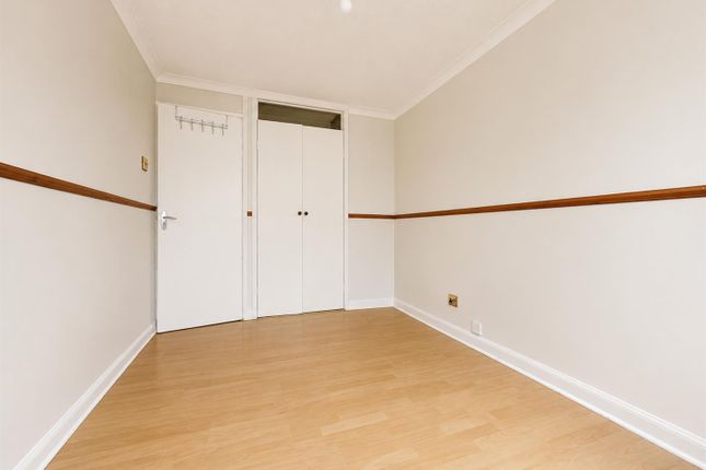 323, Scafell Road, Slough photo 3