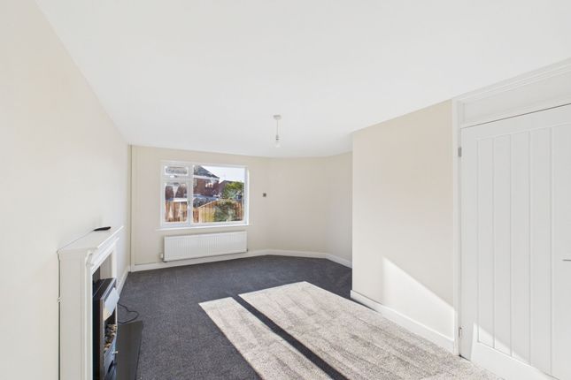 7 Greenacre Road, Worksop photo 4