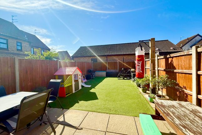 6, Thames Way, Great Yarmouth photo 2