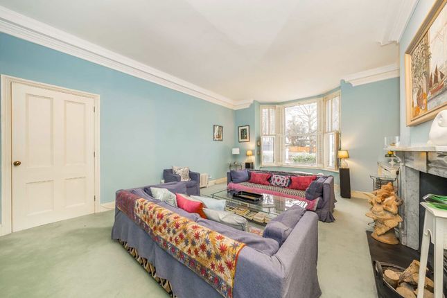 Flat 1, 70, Holland Park Avenue, London photo 2