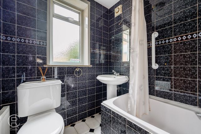 End terrace house for sale in Hillyard Road, London