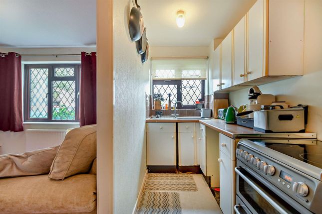 4, Isenburg Way, Hemel Hempstead photo 3