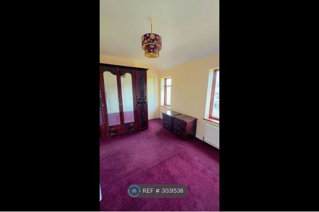 Fanshawe Crescent, Dagenham photo 4