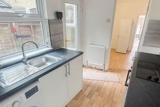146 Hartley Road, Luton photo 4