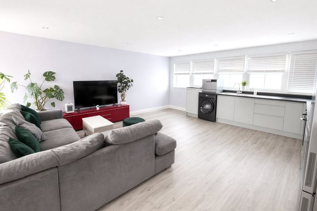 184, Sandhurst Road, London photo 3