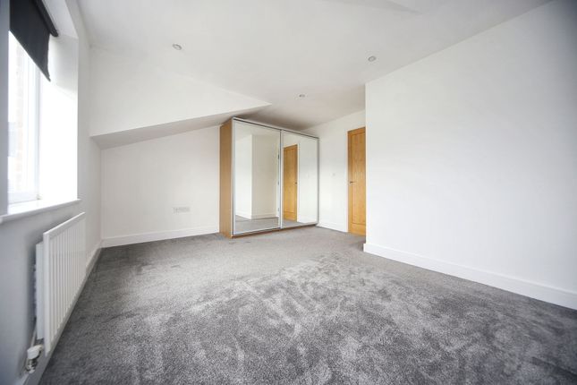 15 Navigation Bank, Wigan photo 4