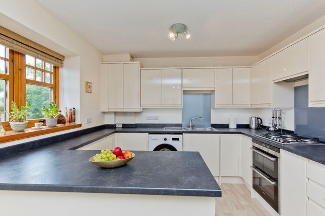 22, Provost Haugh, Currie, Edinburgh photo 4