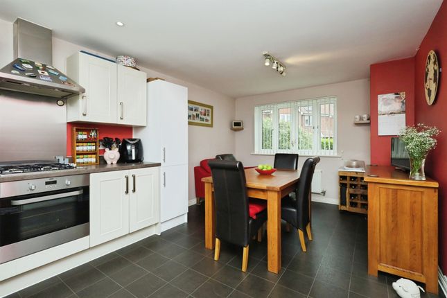 2, Douglass Walk, Hailsham photo 4
