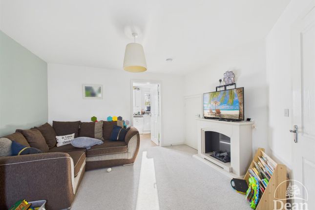 98, Kingfisher Drive, Lydney photo 2