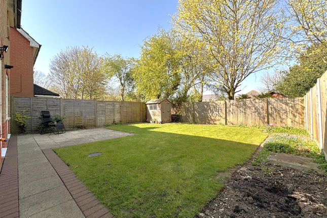 11, Lilburne Close, Newark photo 3