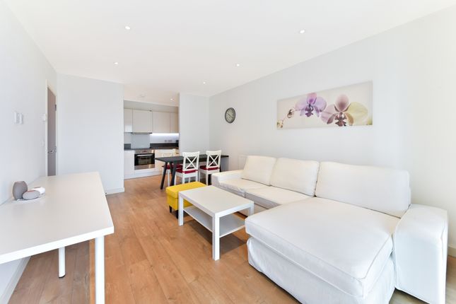Flat to rent in Westgate House, Ealing Road, Brentford