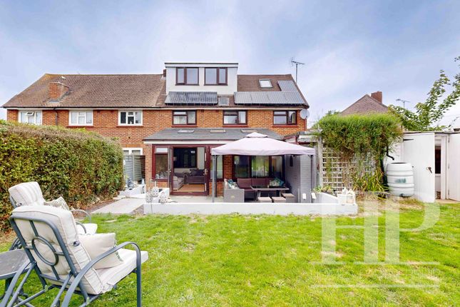 7 Butts Close, Crawley photo 2