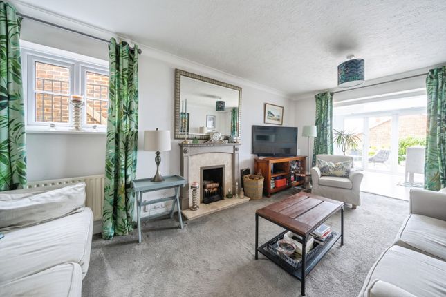 6, Rosemary Gardens, Etchingham photo 2