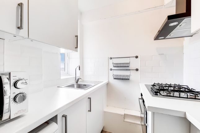 Flat for sale in Kings Drive, Wembley