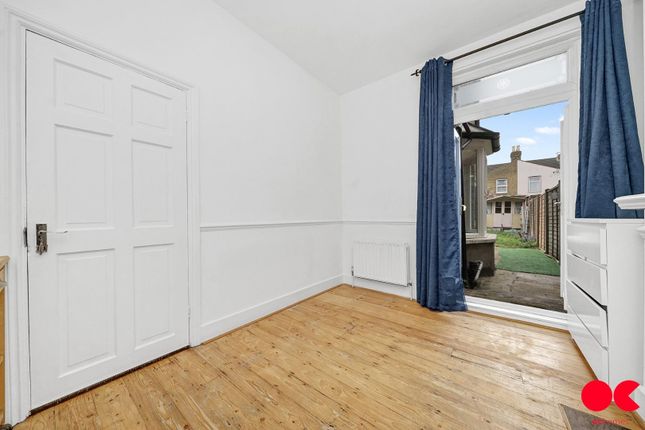 Terraced house to rent in Melbourne Road, London