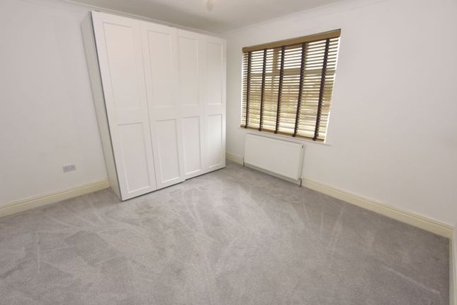 12, Buckthorne Grove, Newcastle Upon Tyne photo 5