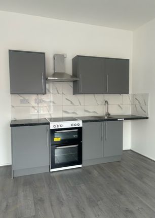 Thumbnail Flat to rent in Lees Road, Oldham