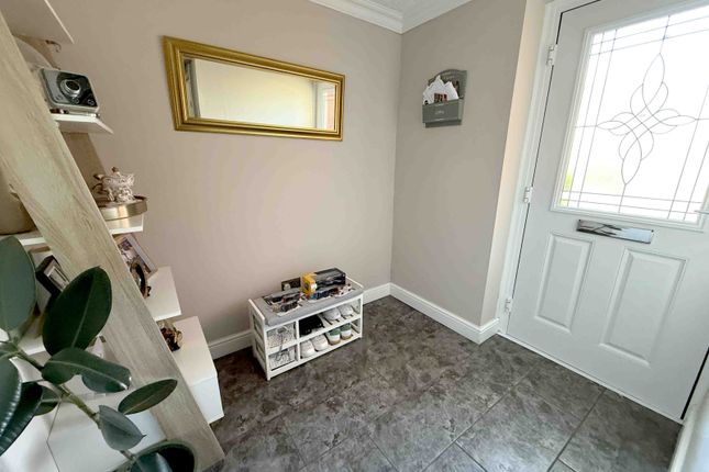 4 Brynllwchwr Road, Loughor, Swansea photo 2