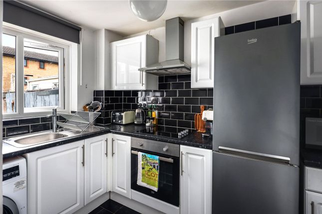 Flat for sale in Carolina Close, Stratford, London