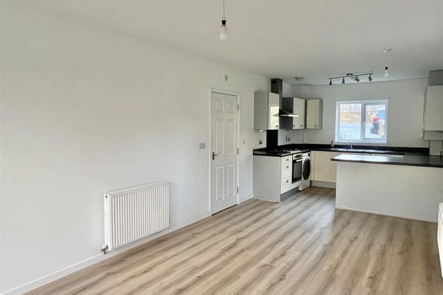8 Carbean Apartments, Fettling Lane, Charlestown photo 3