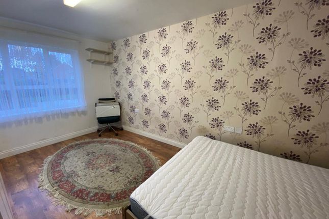 Flat Flat 75, 2, Rookery Way, London photo 5