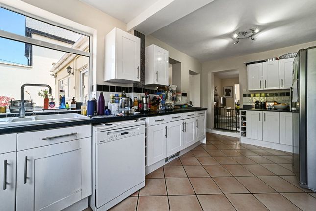 May Villa, Thorpe Road, Clacton-On-Sea photo 4