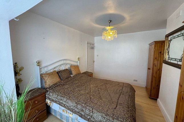 1 Bed Flat To Rent In Ub6