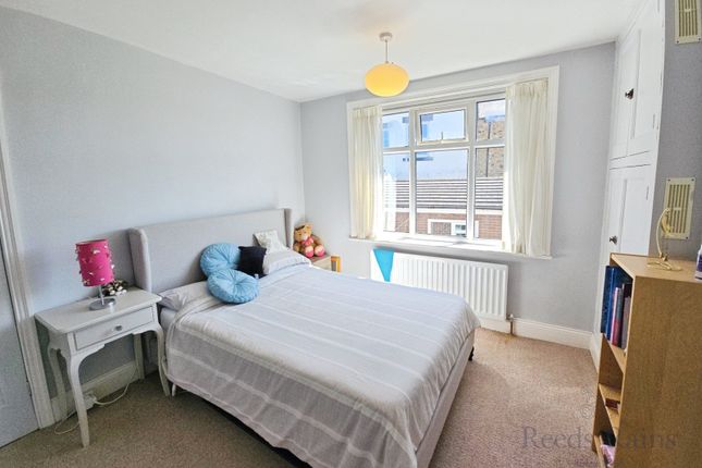 2, Newstead Rise, Durham photo 4