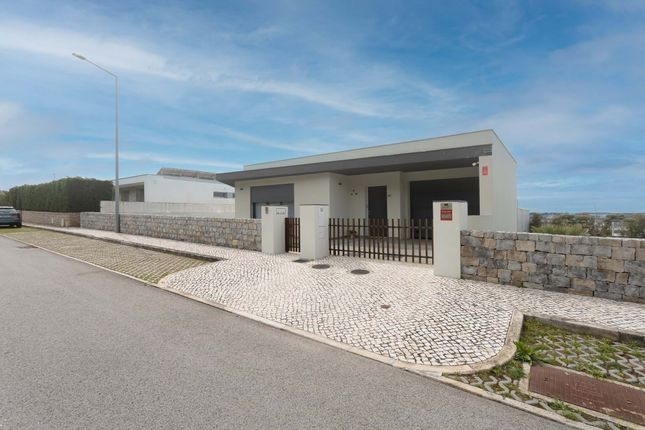 Thumbnail Villa for sale in Caldas Da Rainha, Tornada E Salir Do Porto, Caldas Da Rainha Silver Coast