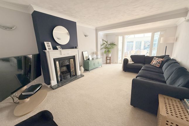 6, Oaklands Avenue, Hatfield photo 4