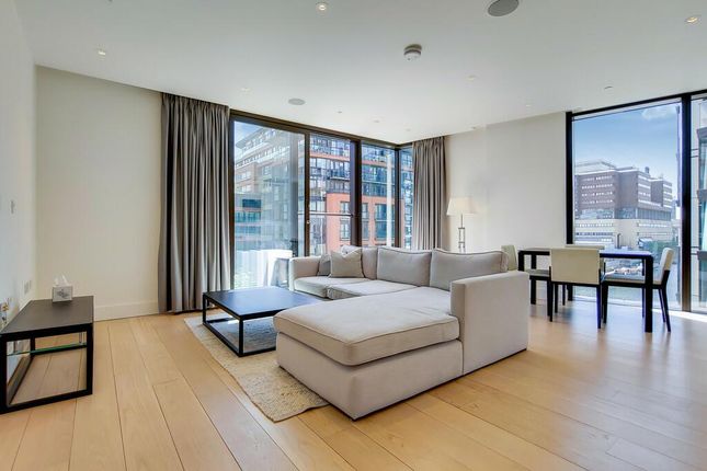 Flat for sale in Merchant Square East, London