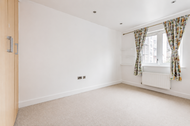 33 Fairthorn Road, London photo 4