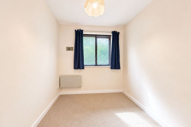 20, St Swithins Court, Twyford photo 5
