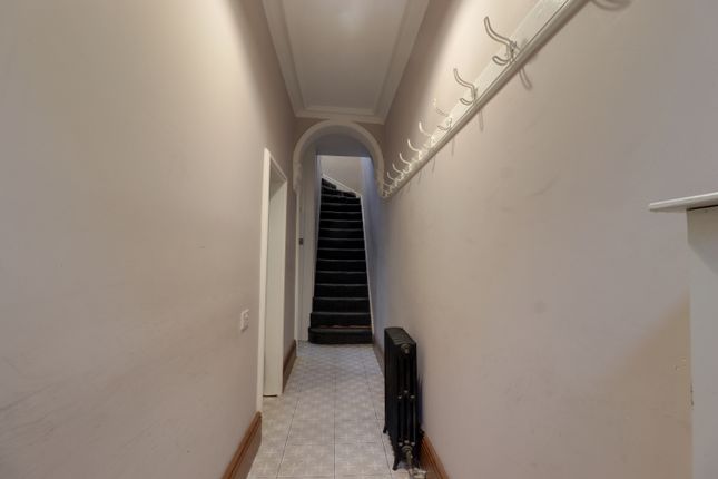 728, Halifax Road, Todmorden photo 3