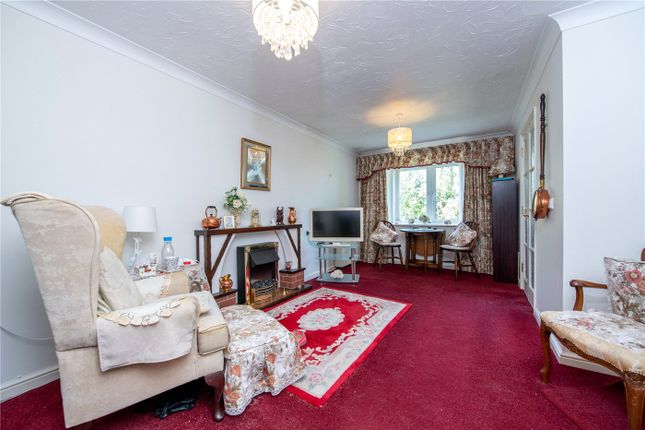 Flat for sale in Moores Court, Sleaford, Lincolnshire