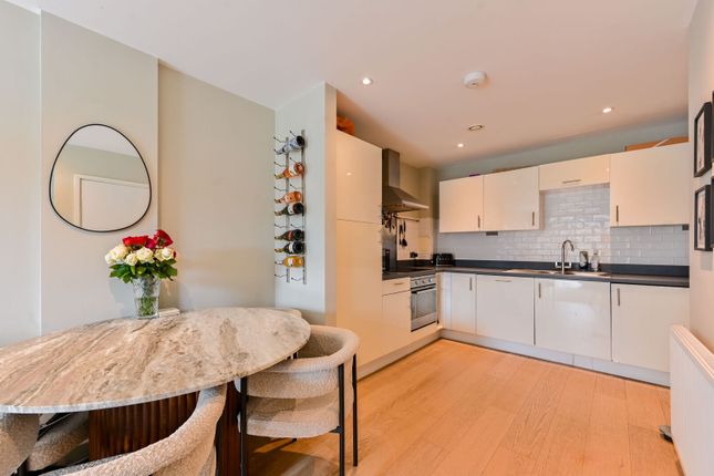 Singer Mews, SW4, Clapham photo 4