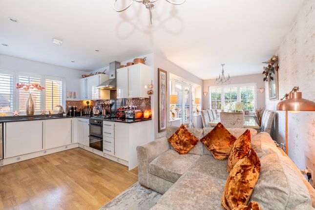 7, Lyewood Way, Uckfield photo 2