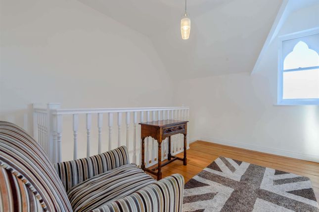 8450505-Interior05-800.Jpg