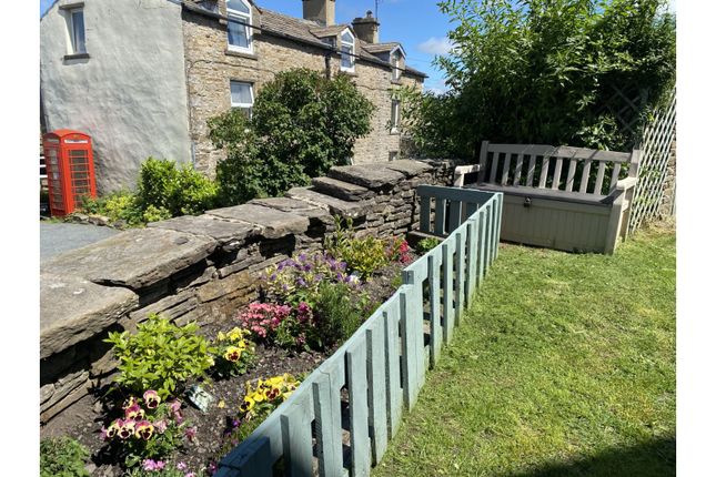 End terrace house for sale in Middlegate, Hawes