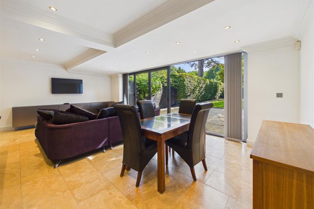11 The Square,, Anlaby House Estate, Anlaby photo 4