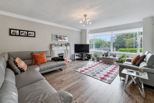 126 Hilton Lane, Manchester photo 3