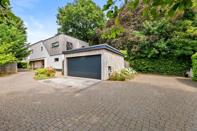 4-bed detached on 1 Stede Close, South Croydon, £995,000