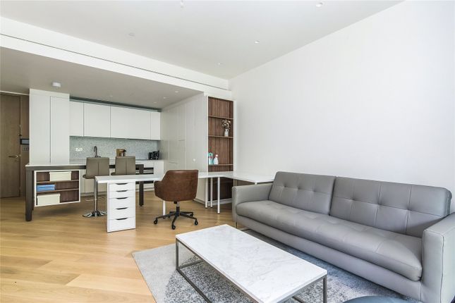 Flat to rent in Wood Crescent, Television Centre, White City, London