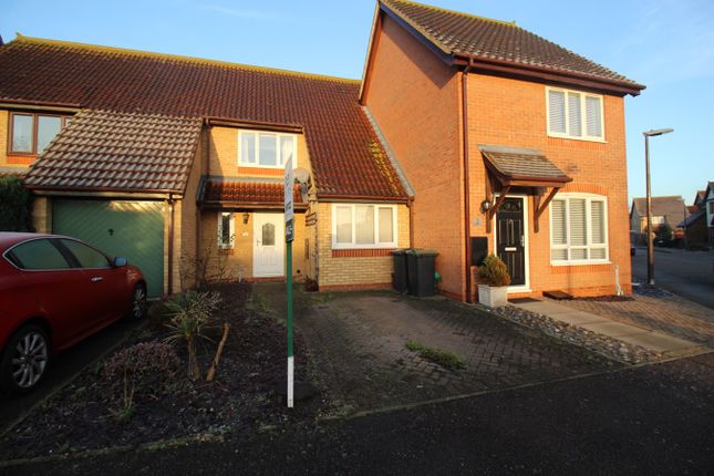 Thumbnail Terraced house for sale in Kingfisher Close, Sandy