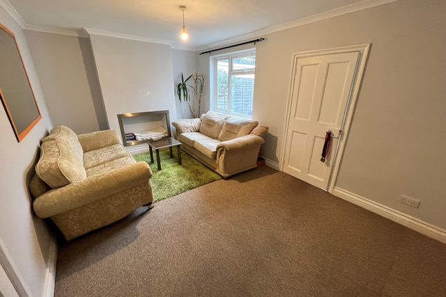 48, Abbey Road, Woking photo 3